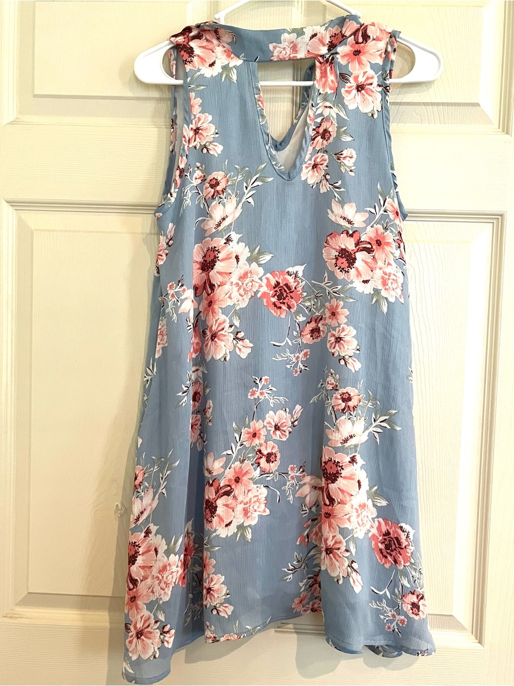 NEWBURY KUSTOM Blue Floral Sleeveless Keyhole Swing Dress